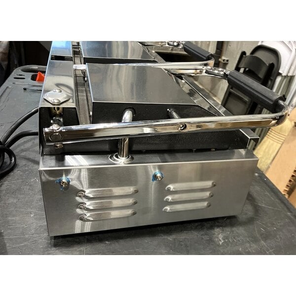 Scratch and Dent Avantco PG400GST Commercial Dual Panini Sandwich Grill with Timer, Grooved Top and Smooth Bottom Plates, and 19 5/8" x 9 1/8" Cooking Surface - 120V, 3500W