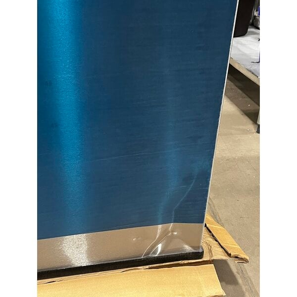Scratch and Dent Manitowoc D970 Ice Storage Bin - 882 lb.