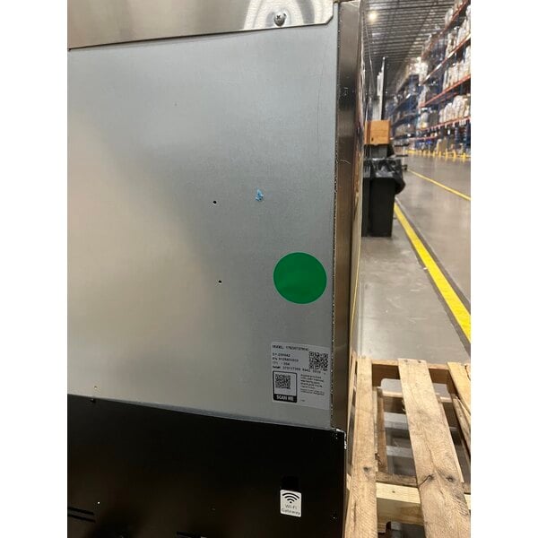 Scratch and Dent Avantco ZWT-27R-HC 27" Front Breathing Worktop Refrigerator with 3 1/2" Backsplash
