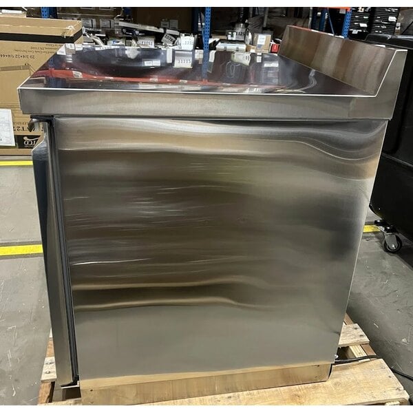Scratch and Dent Avantco ZWT-27R-HC 27" Front Breathing Worktop Refrigerator with 3 1/2" Backsplash