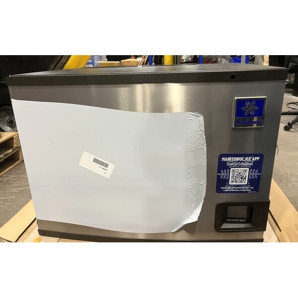 Scratch and Dent Manitowoc IDP0500A-261 Indigo NXT iP0500 30" Air-Cooled Full Dice Cube Ice Machine - 515 lb., 208-230V, 1 Phase