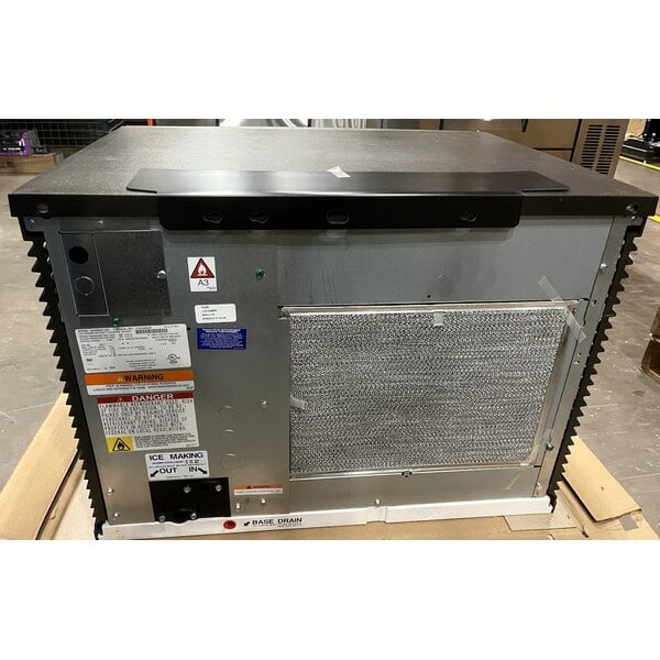 Scratch and Dent Manitowoc IDP0500A-261 Indigo NXT iP0500 30" Air-Cooled Full Dice Cube Ice Machine - 515 lb., 208-230V, 1 Phase