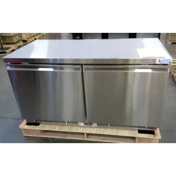Scratch and Dent Avantco ZUC-60R-HC 60" Front Breathing Undercounter Refrigerator