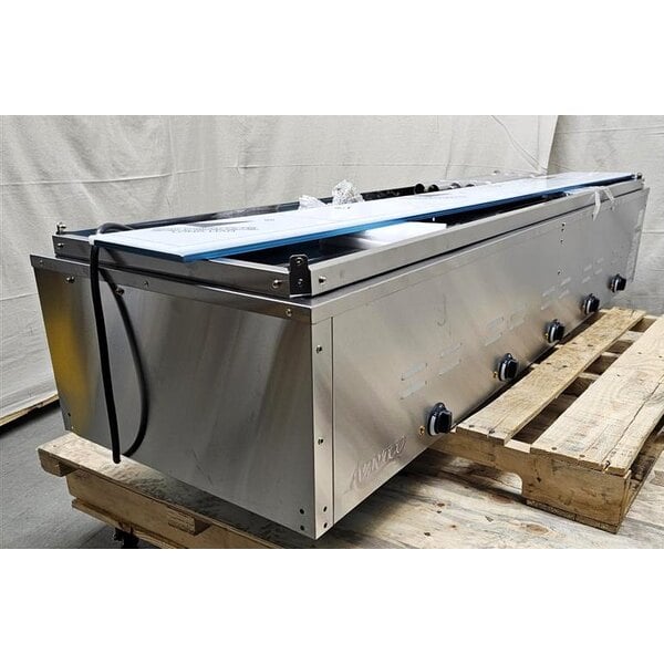 Scratch and Dent Avantco STE-5S Five Pan Open Well Electric Steam Table with Undershelf - 208/240V, 3750W