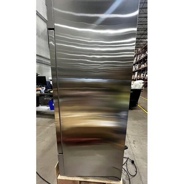 Scratch and Dent Avantco SS-3R-HC 81 5/16" Stainless Steel Solid Door Reach-In Refrigerator