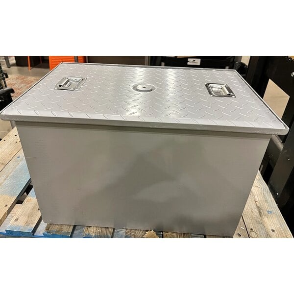 Scratch and Dent Regency 40 lb. 20 GPM Grease Trap with 3" Non-Threaded Connections - PDI Certified