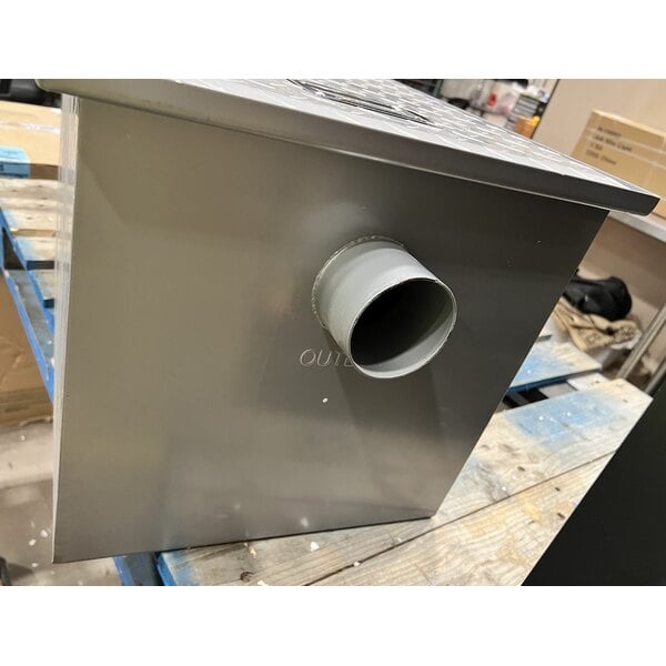 Scratch and Dent Regency 40 lb. 20 GPM Grease Trap with 3" Non-Threaded Connections - PDI Certified