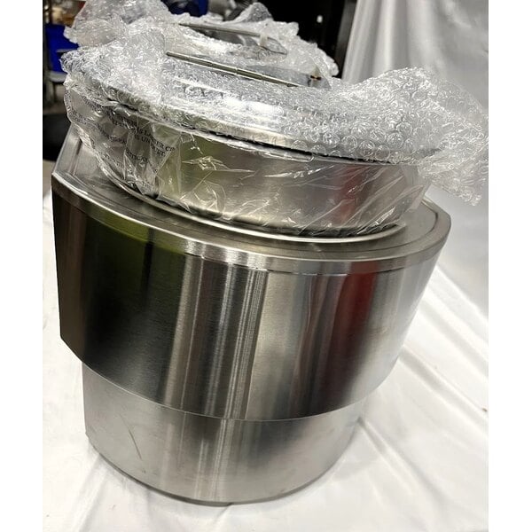 Scratch and Dent Hatco RHW-2 Dual 11 Qt. Round Heated Food Well with Insets and Lids - 208/240V, 2045-2725W