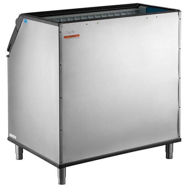 Scratch and Dent Manitowoc D970 Ice Storage Bin - 882 lb.