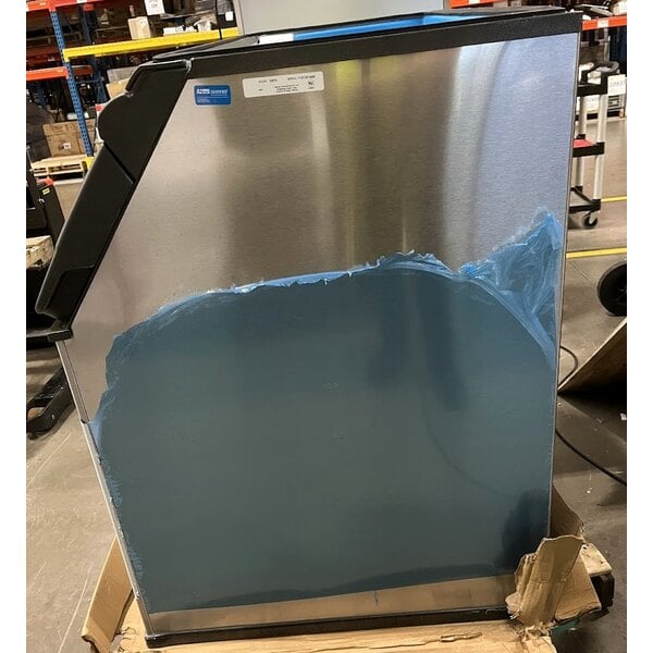 Scratch and Dent Manitowoc D970 Ice Storage Bin - 882 lb.