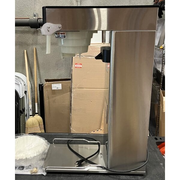 Scratch and Dent Bunn 38700.0043 AXIOM Single 1 Gallon Coffee Brewer with Portable Server - 120V