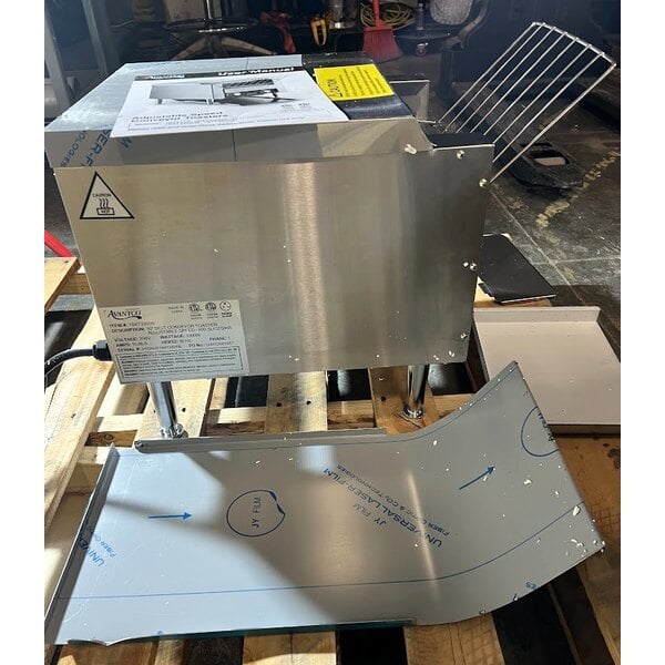 Scratch and Dent Avantco T3300B Commercial 10" Wide Conveyor Toaster with 3" Opening - 208V, 3300W, 800 Slices per Hour