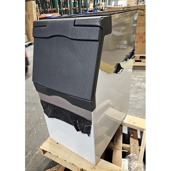 Scratch and Dent Scotsman B322S Ice Storage Bin 370 lb. Stainless Steel Exterior