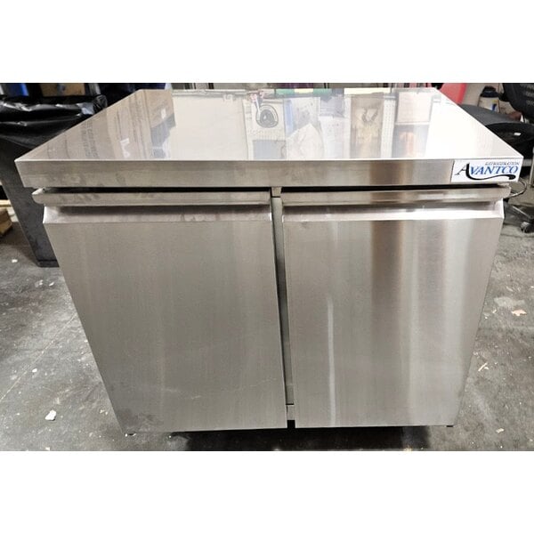 Scratch and Dent Avantco SS-UC-36R-HC 36" Undercounter Refrigerator