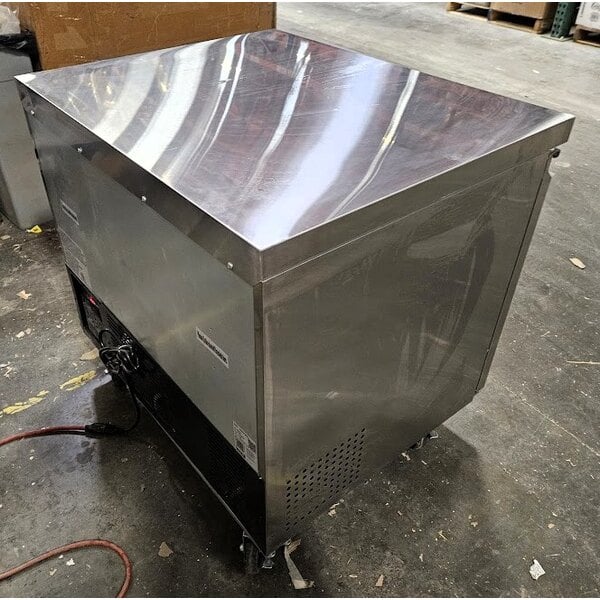 Scratch and Dent Avantco SS-UC-36R-HC 36" Undercounter Refrigerator