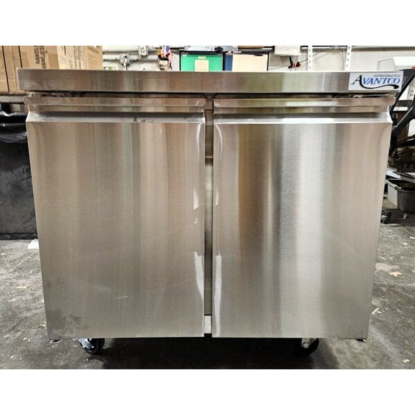 Scratch and Dent Avantco SS-UC-36R-HC 36" Undercounter Refrigerator
