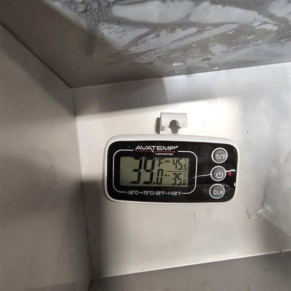 Scratch and Dent Arctic Air ACP4SQ 15" Countertop Refrigerated Prep Rail