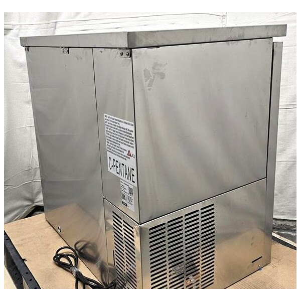 Scratch and Dent Avantco UBB-36G-HC-S 36" Stainless Steel Counter Height Glass Door Back Bar Refrigerator with LED Lighting