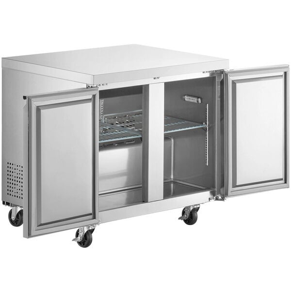Scratch and Dent Avantco SS-UC-36R-HC 36" Undercounter Refrigerator