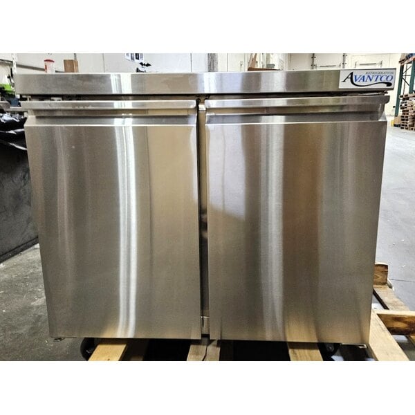 Scratch and Dent Avantco SS-UC-36R-HC 36" Undercounter Refrigerator