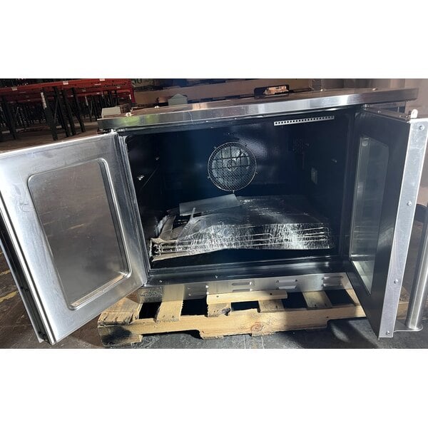 Scratch and Dent MainStreet Equipment EC1-C Single Deck Electric Full Size Convection Oven with Legs - 208V, 3 / 1 Phase, 11 kW