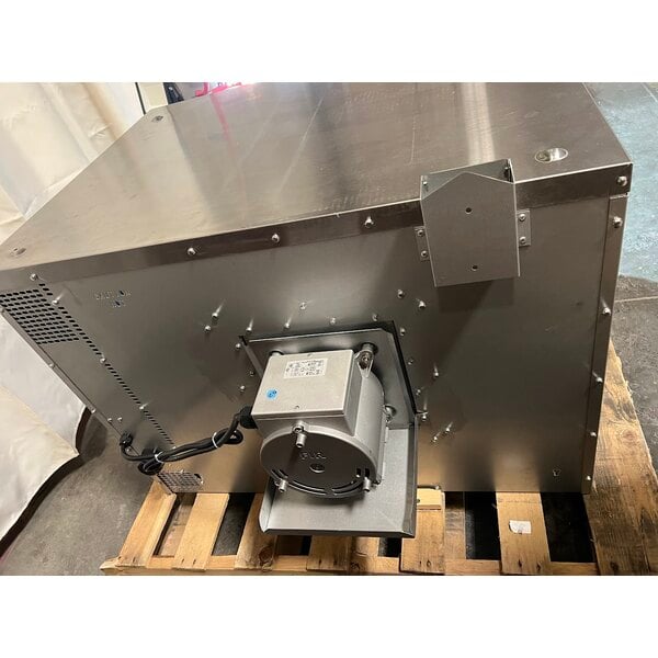 Scratch and Dent MainStreet Equipment EC1-C Single Deck Electric Full Size Convection Oven with Legs - 208V, 3 / 1 Phase, 11 kW