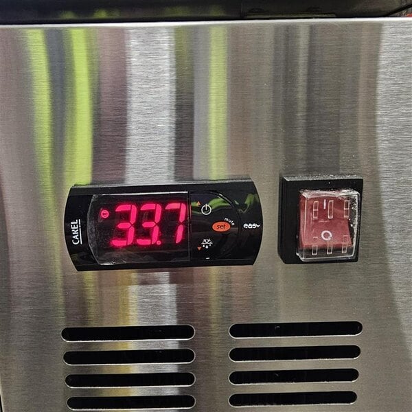 Scratch and Dent Avantco CBE-36-HC 36" 2 Drawer Refrigerated Chef Base