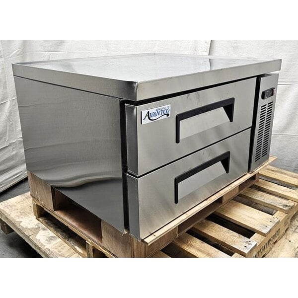 Scratch and Dent Avantco CBE-36-HC 36" 2 Drawer Refrigerated Chef Base