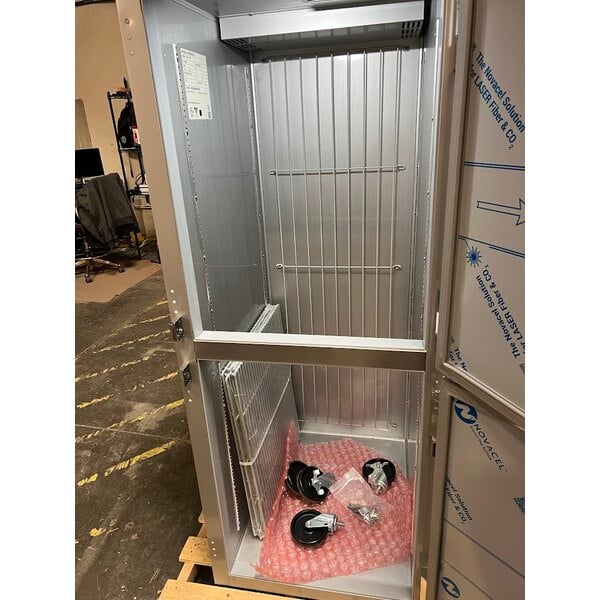 Scratch and Dent Beverage-Air CT1HC-1HS Cross-Temp 1 Section Convertible Reach-In Refrigerator / Freezer with Half Doors