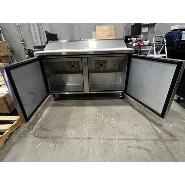 Scratch and Dent True TSSU-60-16-HC 60 3/8" 2 Door Refrigerated Sandwich Prep Table