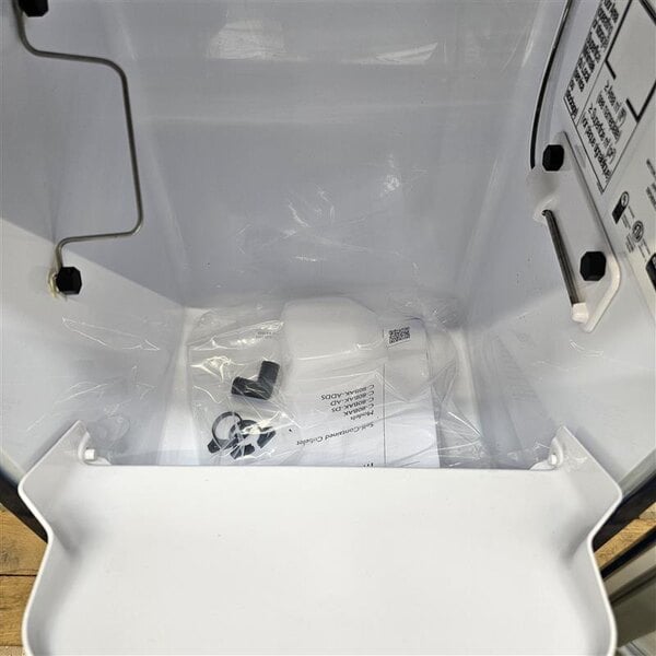 Scratch and Dent Hoshizaki C-80BAK 14 7/8" Air Cooled Undercounter Cubelet Ice Machine with 27 lb. Bin - 92 lb.