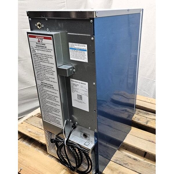 Scratch and Dent Hoshizaki C-80BAK 14 7/8" Air Cooled Undercounter Cubelet Ice Machine with 27 lb. Bin - 92 lb.