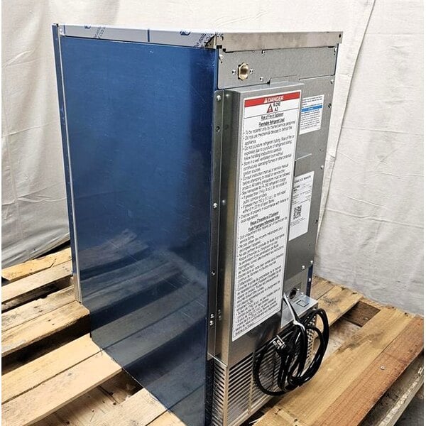 Scratch and Dent Hoshizaki C-80BAK 14 7/8" Air Cooled Undercounter Cubelet Ice Machine with 27 lb. Bin - 92 lb.