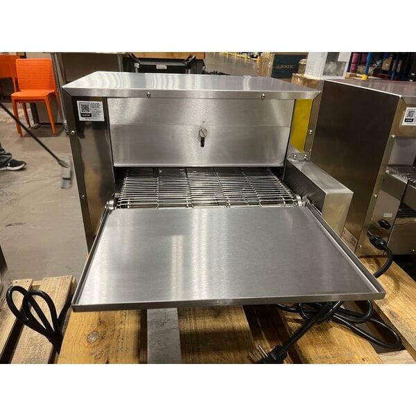 Scratch and Dent Avantco Equipment 177CNVROV14D Countertop Ventless Radiant Electric Conveyor Oven with 14" Wide Belt - 240V, 3,600W