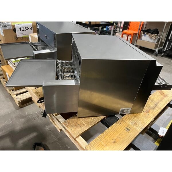 Scratch and Dent Avantco Equipment 177CNVROV14B Countertop Ventless Radiant Electric Conveyor Oven with 14" Wide Belt - 208V, 3,300W