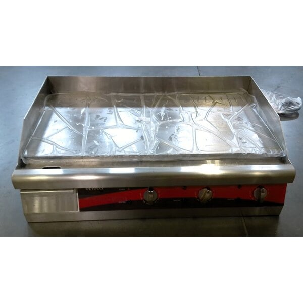 Scratch and Dent Avantco EG30N 30" Electric Countertop Griddle - 208/240V, 3375W-4500W