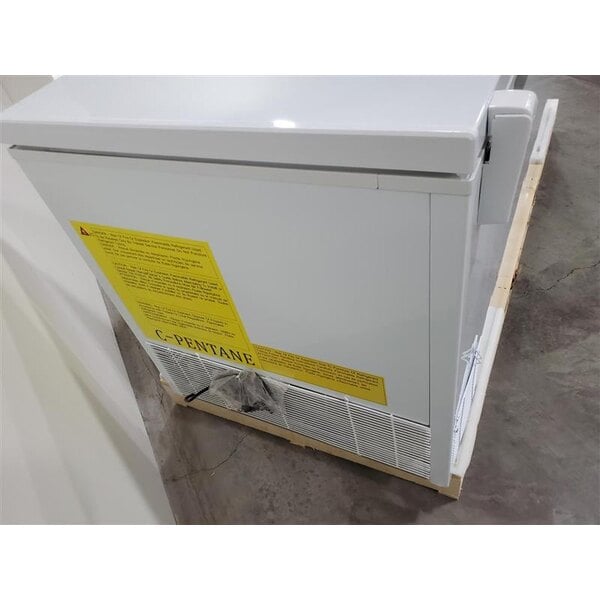 Scratch and Dent Galaxy CF30HC Commercial Chest Freezer - 30 cu. ft.