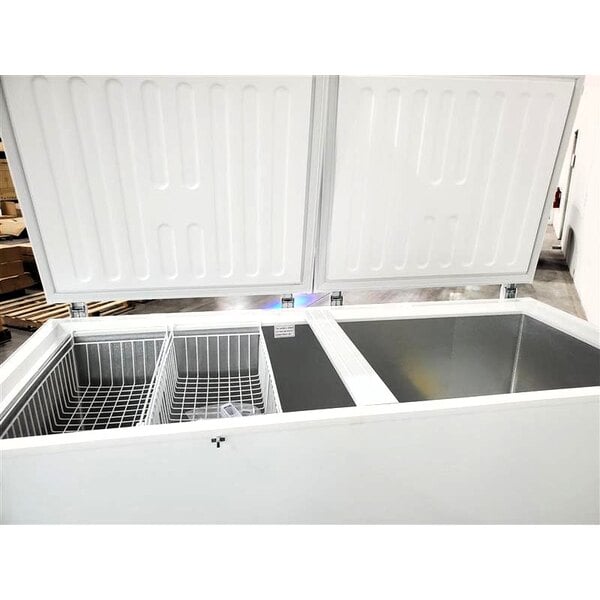 Scratch and Dent Galaxy CF30HC Commercial Chest Freezer - 30 cu. ft.
