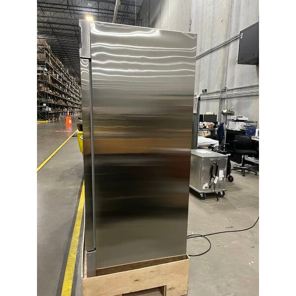 Scratch and Dent Avantco SS-3R-HC 81 5/16" Stainless Steel Solid Door Reach-In Refrigerator