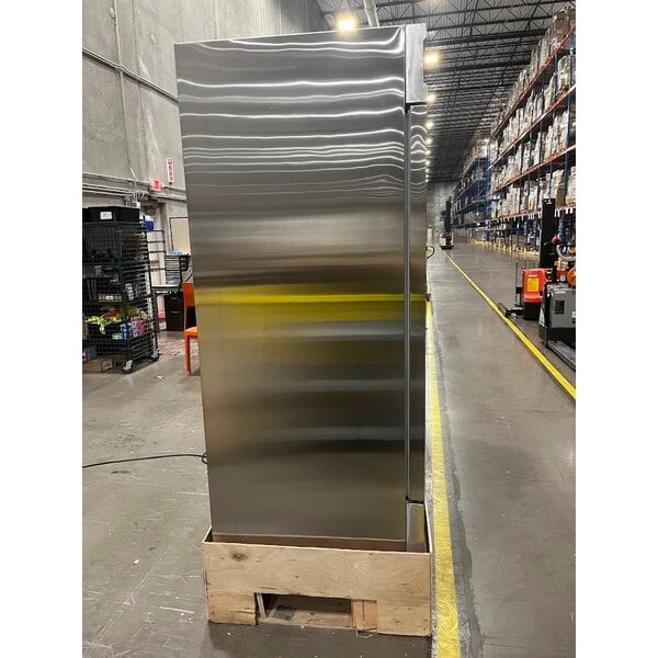Scratch and Dent Avantco SS-3R-HC 81 5/16" Stainless Steel Solid Door Reach-In Refrigerator