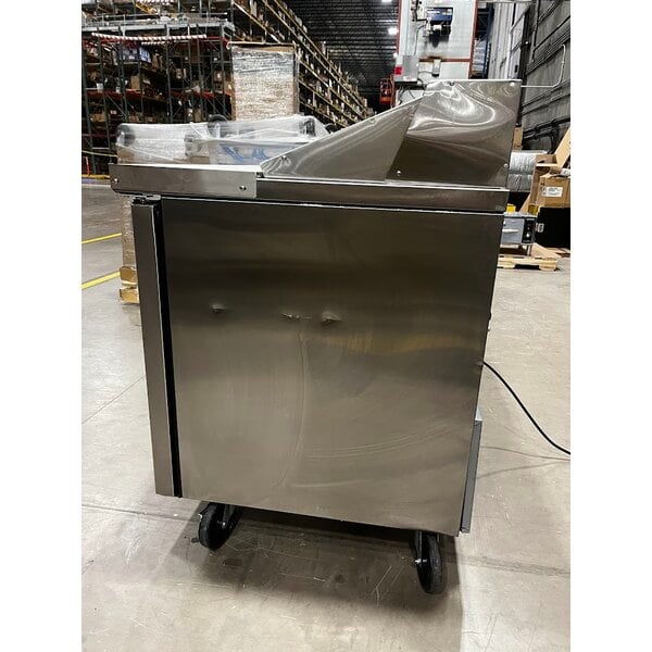 Scratch and Dent True TSSU-60-16-HC 60 3/8" 2 Door Refrigerated Sandwich Prep Table