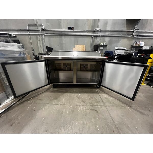 Scratch and Dent True TSSU-60-16-HC 60 3/8" 2 Door Refrigerated Sandwich Prep Table