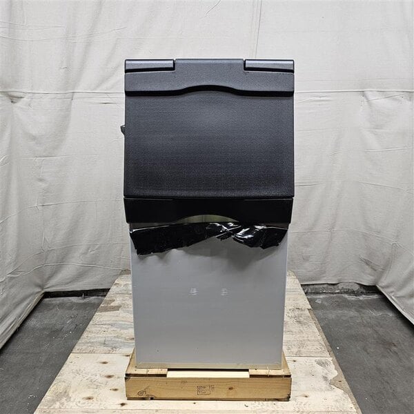 Scratch and Dent Avantco Ice BIN40022 22" Ice Storage Bin with Metallic Alloy Exterior - 383 lb.