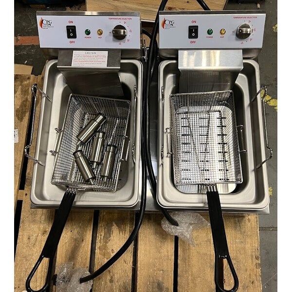 Scratch and Dent Cooking Performance Group EF302 30 lb. Dual Tank Heavy-Duty Electric Countertop Fryer - 208/240V, 8400/11,000W