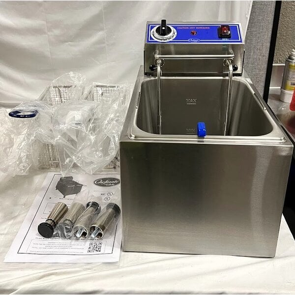 Scratch and Dent Globe PF16E 16 lb. Electric Countertop Fryer