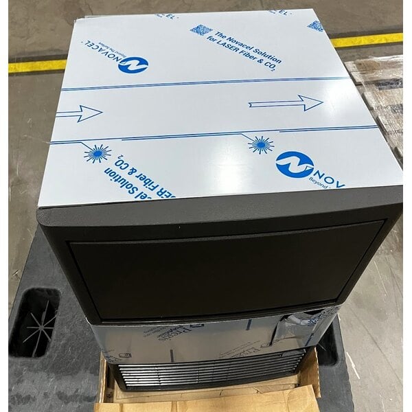 Scratch and Dent Manitowoc UDP-0065A NEO 19 11/16" Air Cooled Undercounter Dice Cube Ice Machine with 31 lb. Bin - 115V, 62 lb.