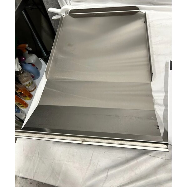 Scratch and Dent Vollrath CT4H-208950 JT3H Conveyor Toaster with 1 1/2"-3" Opening - 208V, 3600W