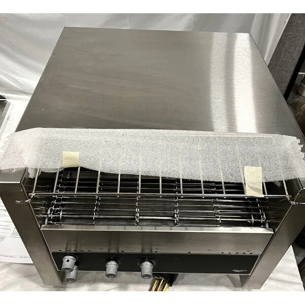 Scratch and Dent Vollrath CT4H-208950 JT3H Conveyor Toaster with 1 1/2"-3" Opening - 208V, 3600W