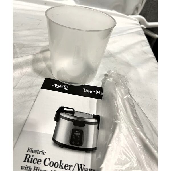 Scratch and Dent Avantco RCSB90 90 Cup (45 Cup Raw) Digital Electric Rice Cooker / Warmer with Hinged Lid - 240V, 2,500W