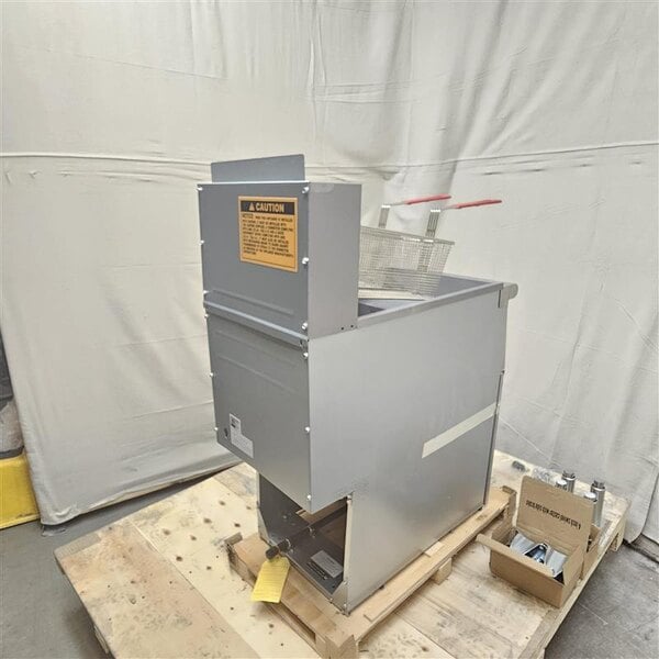 Scratch and Dent Avantco FF50 Liquid Propane 50 lb. Stainless Steel Floor Fryer - 120,000 BTU